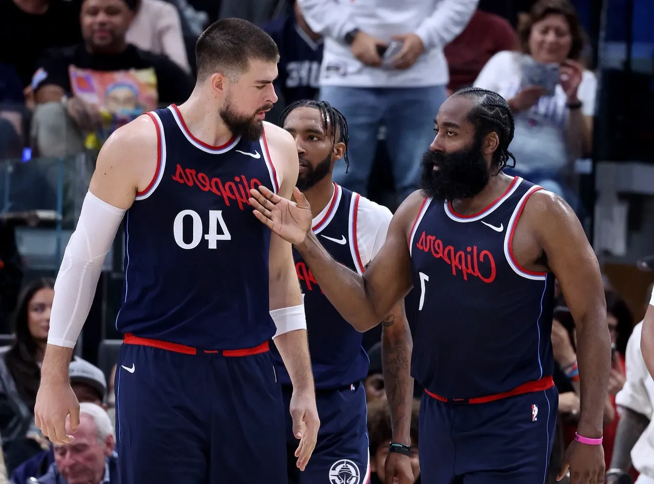 洛杉矶快船发布备战花絮，加时末段单刀错失，全明星赛任务艰巨，心理建设被强调的简单介绍